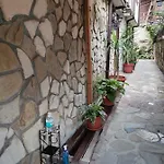 Πανσιόν Guest Melsambria